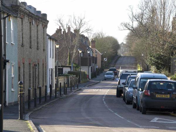 High St towards Cambridge Rd   Bob